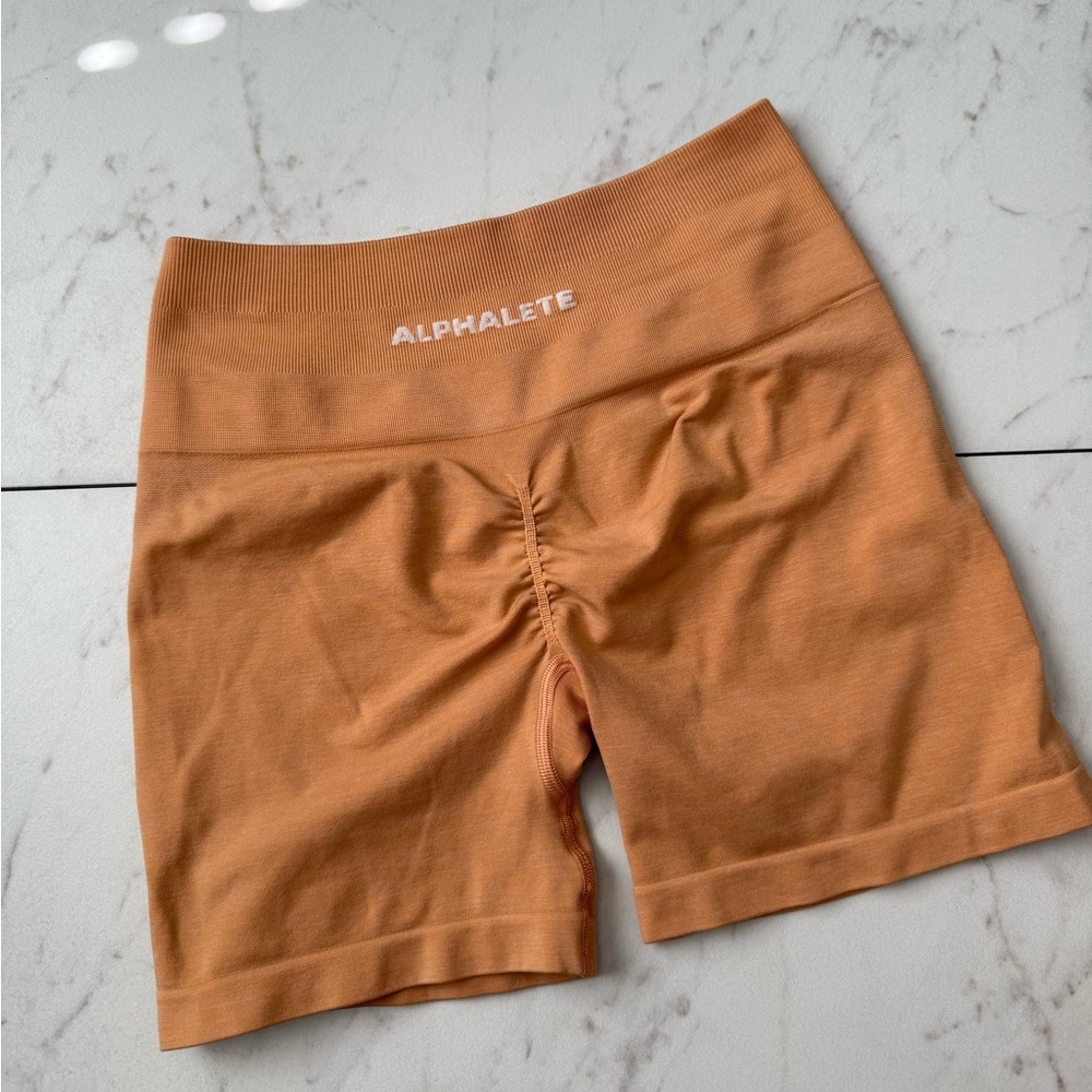 ALPHALETE Amplify Shorts in Cheeky Coral; size small